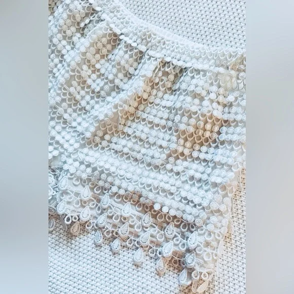 LULU’S White Lace Shorts 10” - Picture 7 of 12